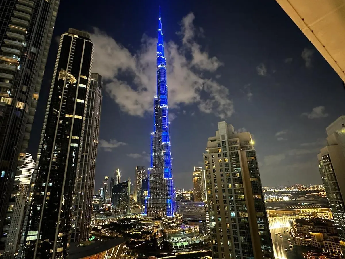 Luxurious 4Br In Act 1 Act 2 With Burj Khalifa View Apartment Dubai