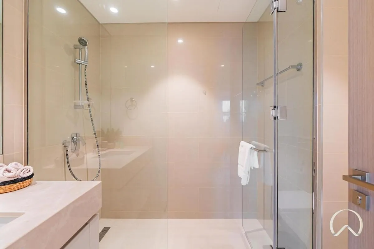 Luxurious 4Br In Act 1 Act 2 With Burj Khalifa View Apartment Dubai