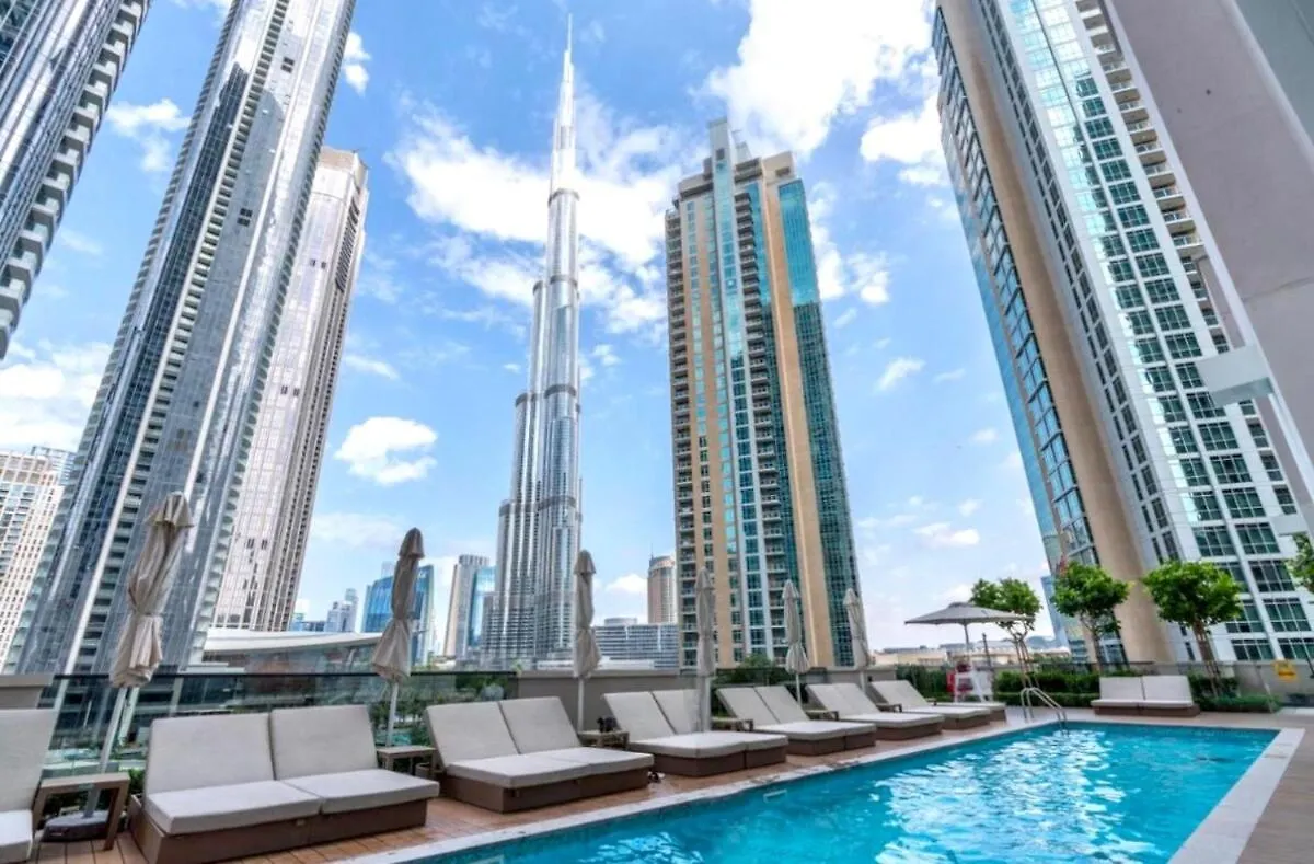 Luxurious 4Br In Act 1 Act 2 With Burj Khalifa View Apartment Dubai