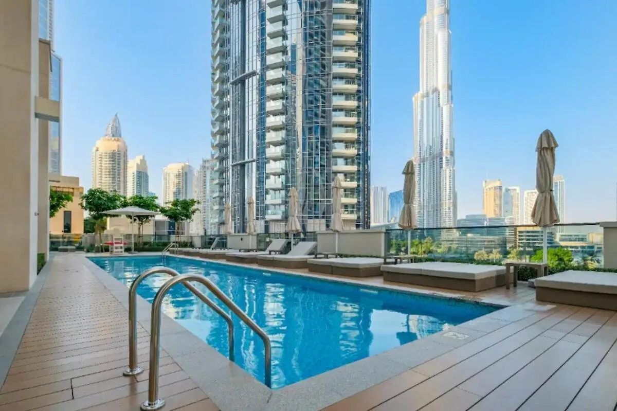 Luxurious 4Br In Act 1 Act 2 With Burj Khalifa View Apartment Dubai