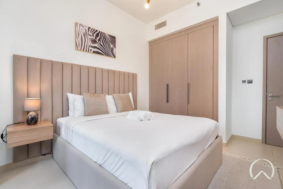 Luxurious 4Br In Act 1 Act 2 With Burj Khalifa View Apartment Dubai