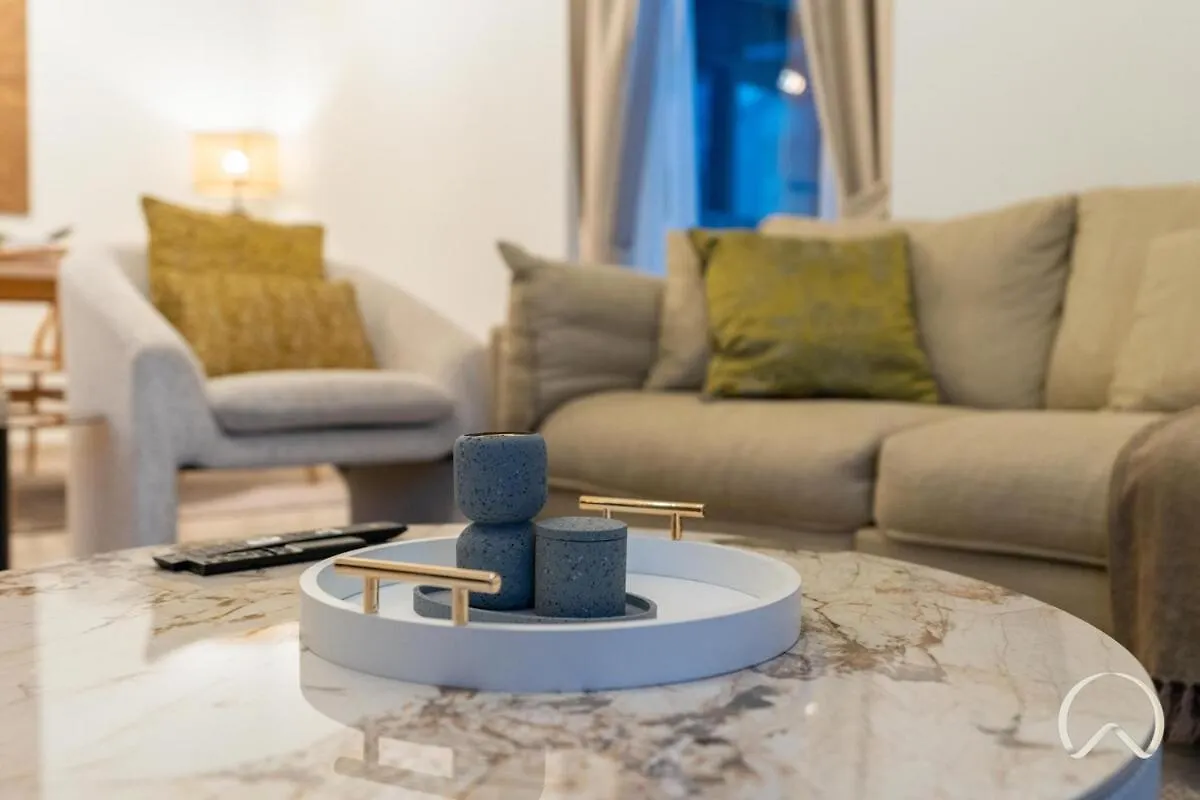 Luxurious 4Br In Act 1 Act 2 With Burj Khalifa View Apartment Dubai
