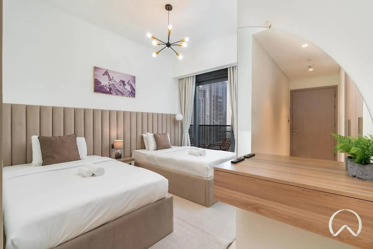 Luxurious 4Br In Act 1 Act 2 With Burj Khalifa View Apartment Dubai